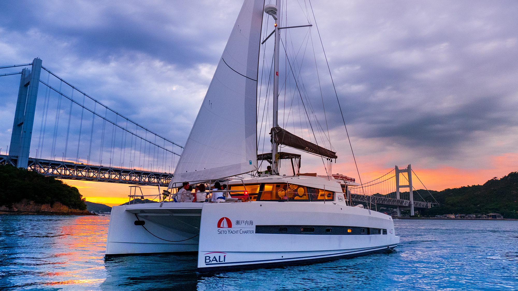 BALI4.0から眺める瀬戸内の夜景｜岡山・クリスマスディナークルーズ：カップルやファミリーで楽しむ瀬戸内の船上ディナー